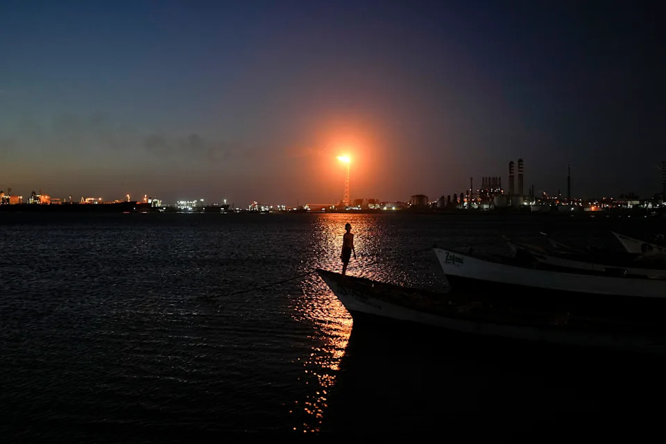 Life By The Refineries: Photos From Venezuela’s Paraguana Peninsula After Maduro’s Capture