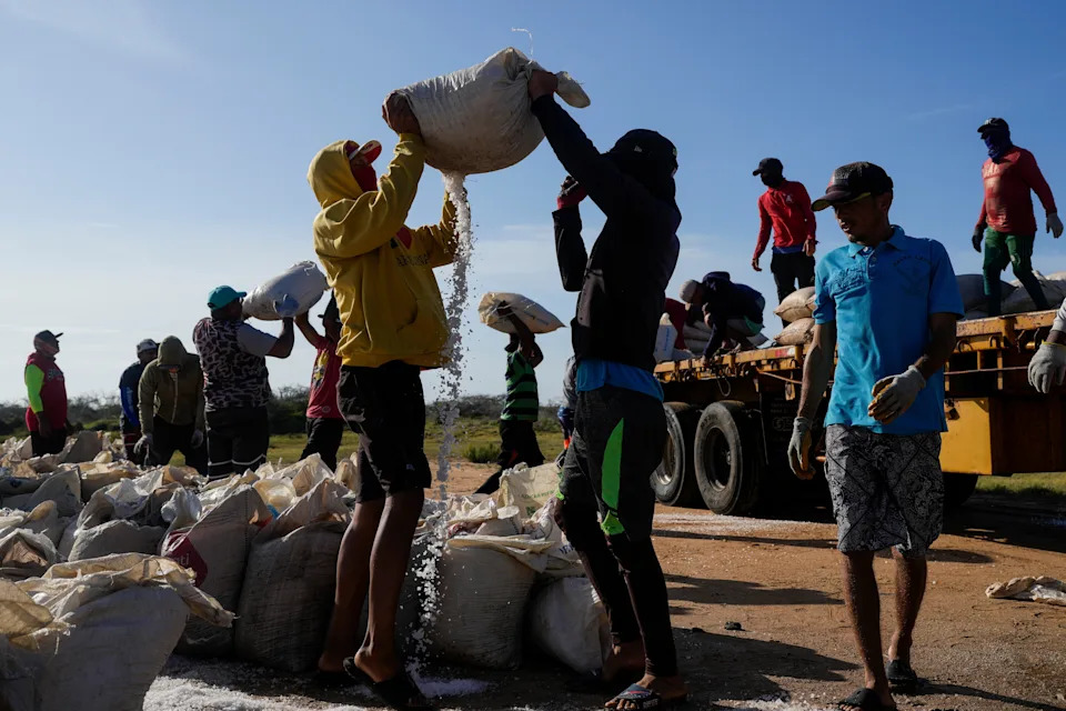 Life By The Refineries: Photos From Venezuela’s Paraguana Peninsula After Maduro’s Capture