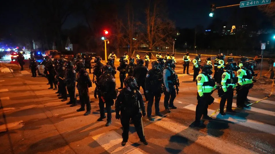 Minneapolis Becomes a National Test of Trump’s Hardline Immigration Playbook