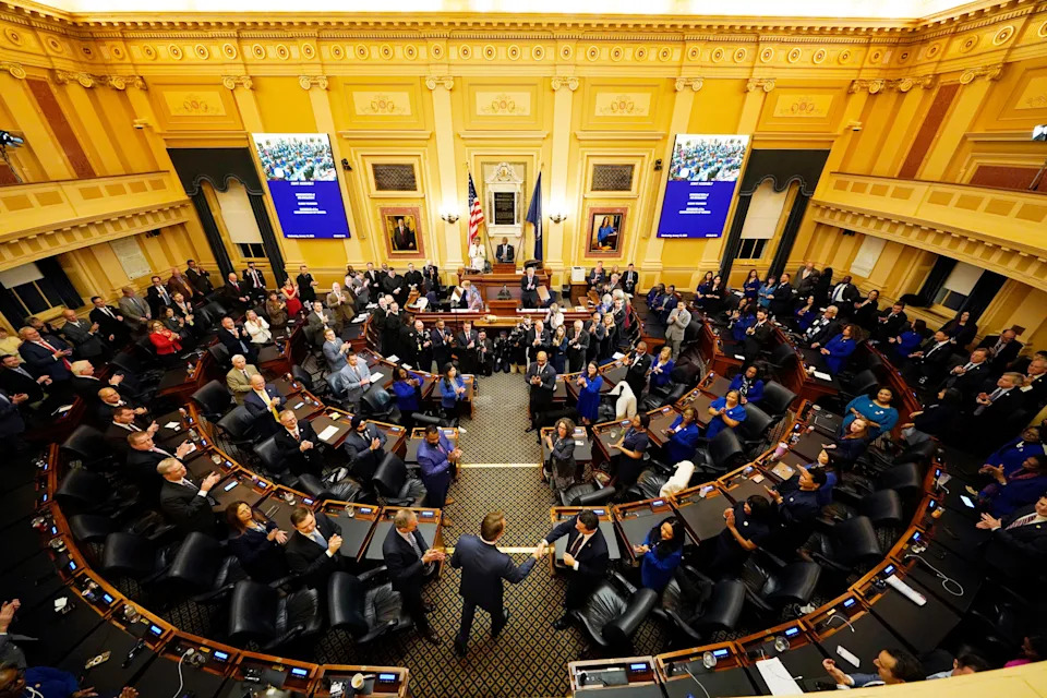 Virginia Advances Measure To Allow Mid-Decade Redistricting, Setting Up Voter Referendum