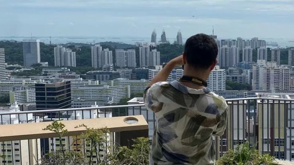 Rooftop Spotter vs. The Shadow Fleet: How a Brit Tracks Illicit Oil Through the Singapore Strait