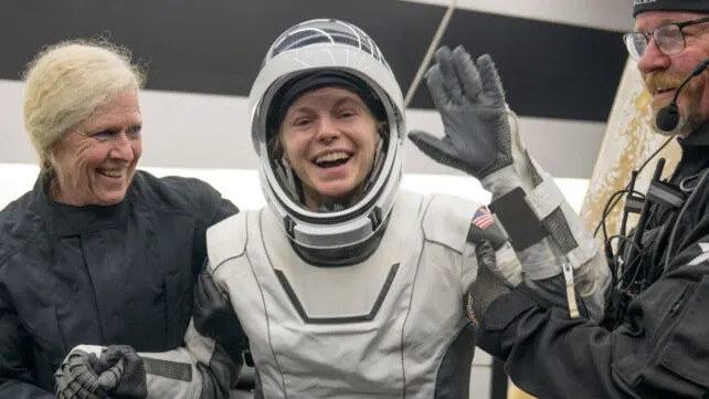 This Week in Science: Mammoth Mix-Up, Redhead Advantages, Early ISS Return, and More