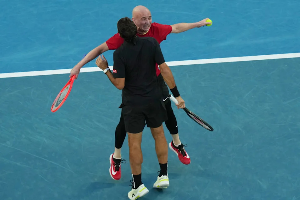 Federer Steals the Show at Australian Open Opening Ceremony as Rod Laver Looks On