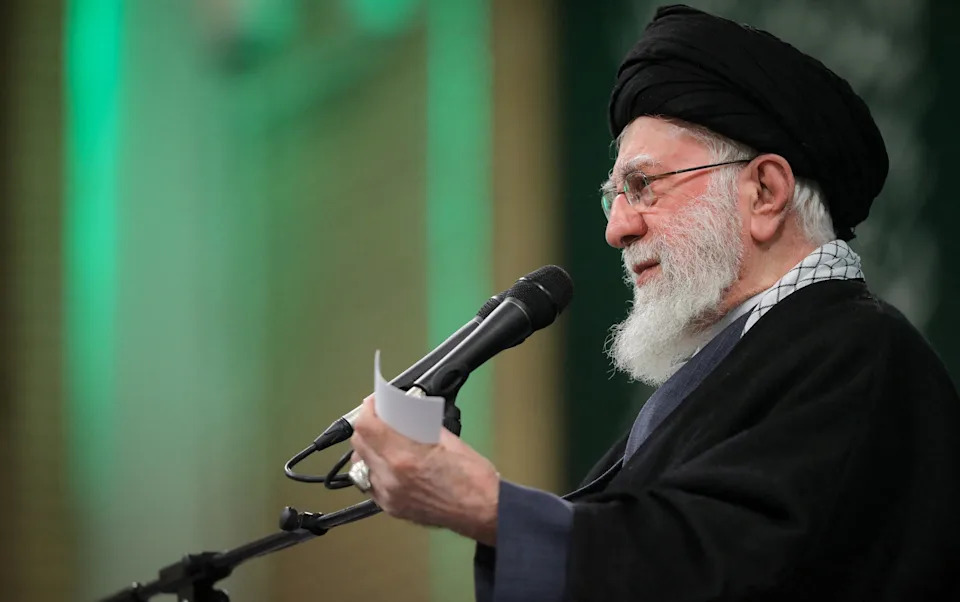 Iran Planira Trajno Odsecanje Od Globalnog Interneta — Prete Zatvoreni Intranet i Digitalna Izolacija