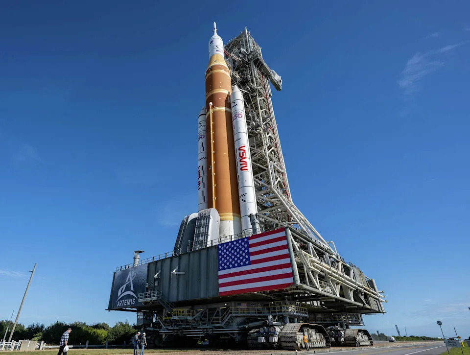 Artemis II Rocket Reaches Launch Pad as Final Tests Begin Ahead of First Crewed Lunar Flight in 50+ Years