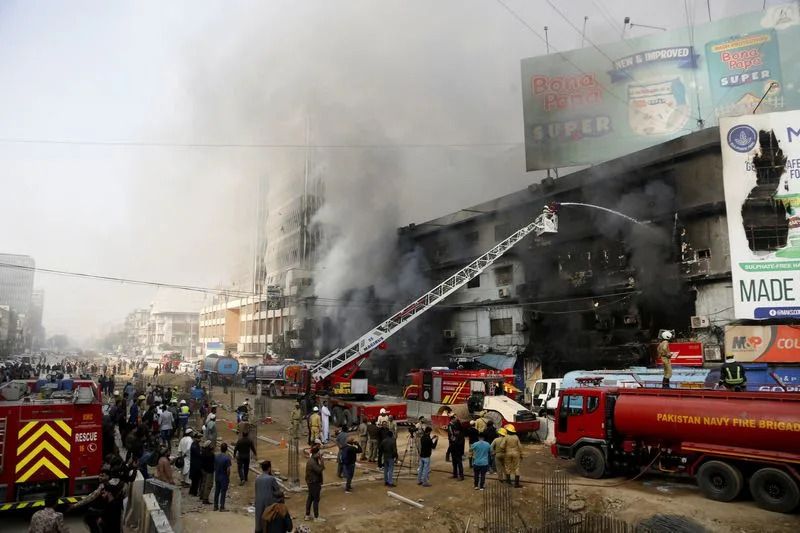 Karachi Mall Blaze: Six Dead, 65+ Unaccounted For as Gul Plaza Is Devastated