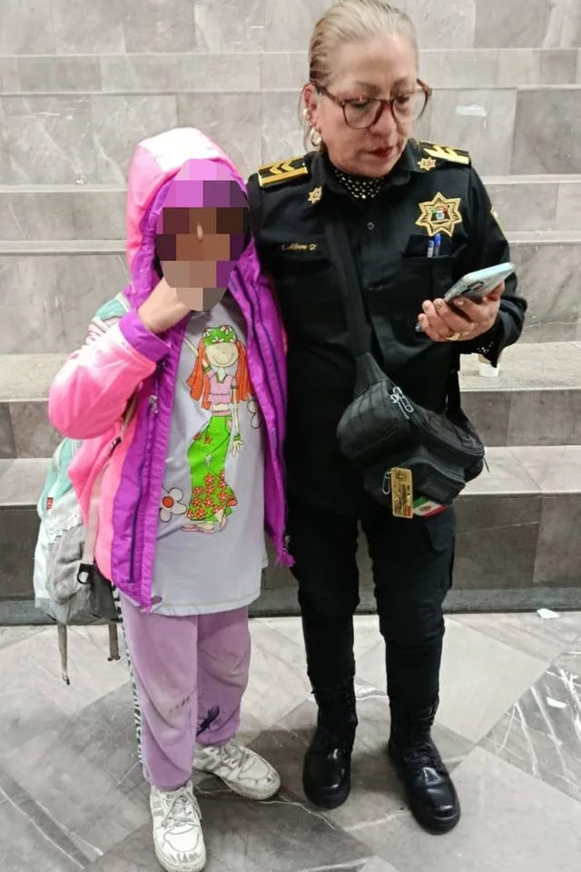 Two Girls Found Alive at Mexico City Bus Terminal After Alleged Roblox Chat Lure