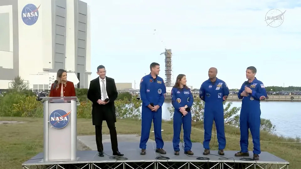 NASA Rolls Artemis II Moon Rocket to Launch Pad 39B Ahead of Early‑February Flight