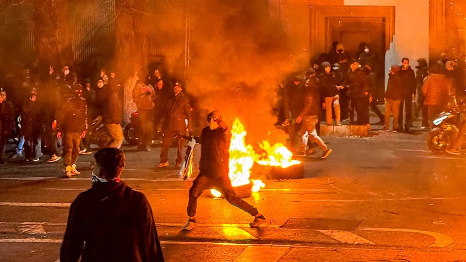 Experts: Potential U.S. Strikes On Iran Could Expose Limits Of Russian And Chinese Influence