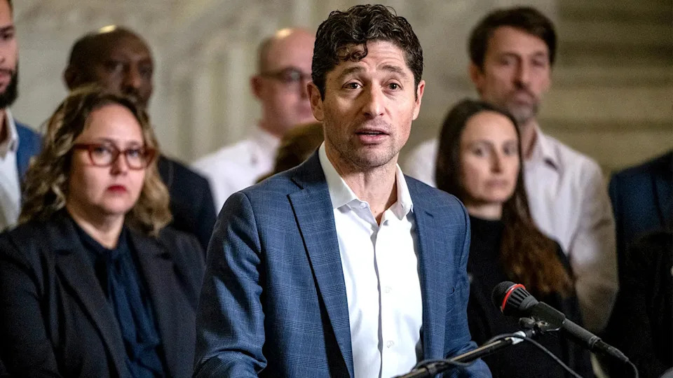 DHS Secretary Noem Criticizes Walz and Frey Over 1,360 ICE Detainers as Minneapolis Tensions Rise