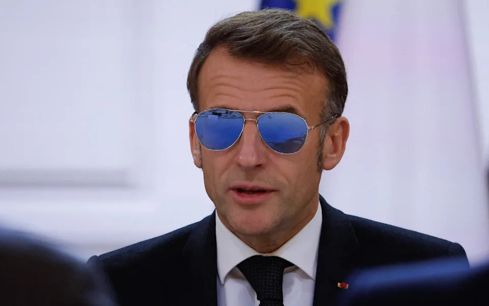 Macholand at the Élysée: New Book Paints Macron’s Inner Circle as a Male-Dominated ‘Boy Band’