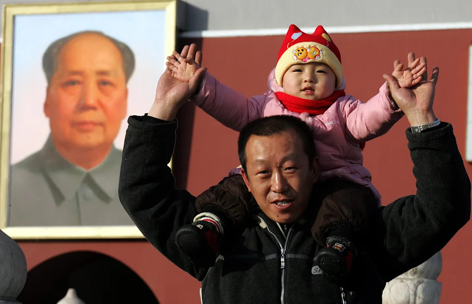 Experts Revisit China’s One‑Child Policy as Births Plunge and Population Falls