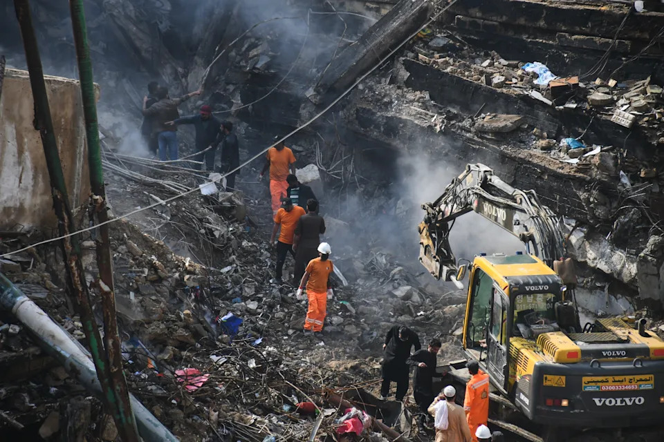 Scores Of Remains Recovered After Devastating Gul Plaza Fire In Karachi
