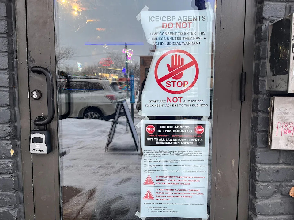 Minneapolis 'ICE Out' Friday: Businesses Close and Volunteers Mobilize After Fatal Shooting