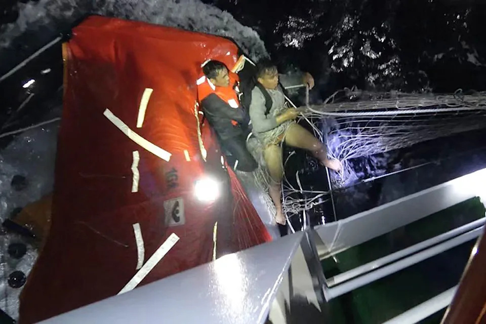 M/V Devon Bay Capsizes in South China Sea — 2 Dead, 4 Missing; 17 Rescued as China and Philippines Mount Search