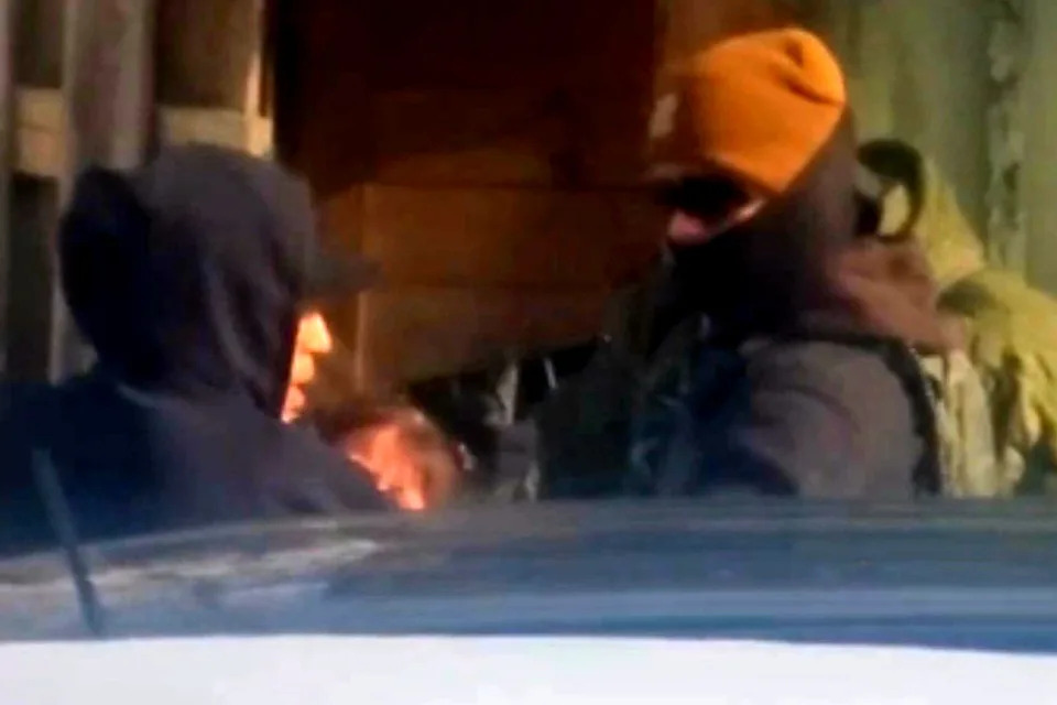 ICE Detains Minnesota Father and 2-Year-Old, Flies Them To Texas After Judge Ordered Child Returned