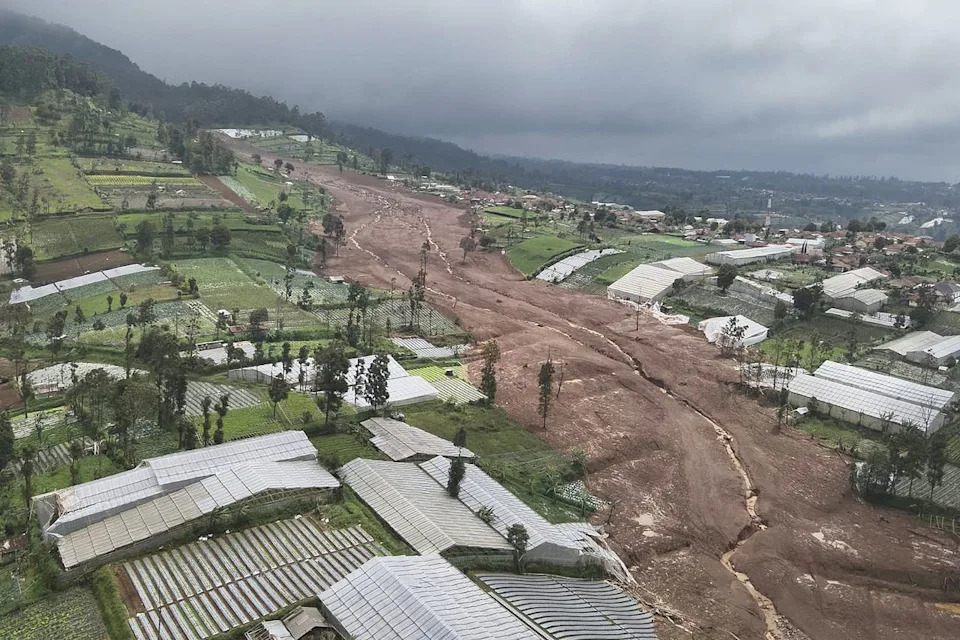 At Least 9 Dead, 81 Missing After Heavy-Rain Landslide Buries Homes in West Java