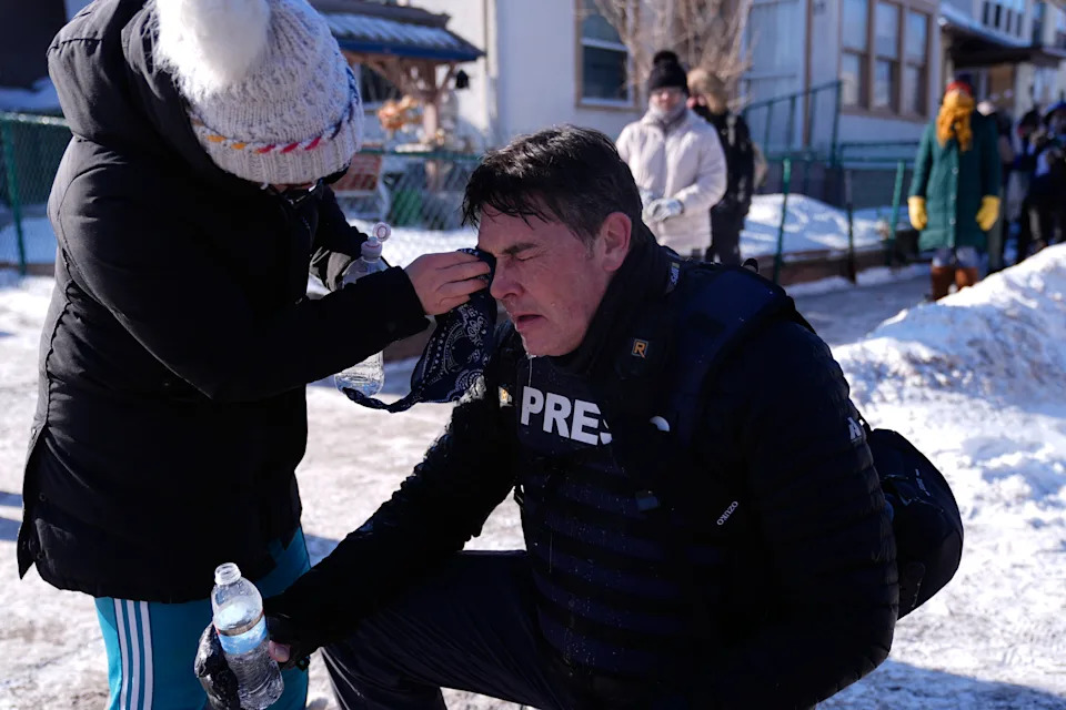Federal Agents Kill 37-Year-Old in Minneapolis; Crowd Confronts Officers — AP Photo Gallery