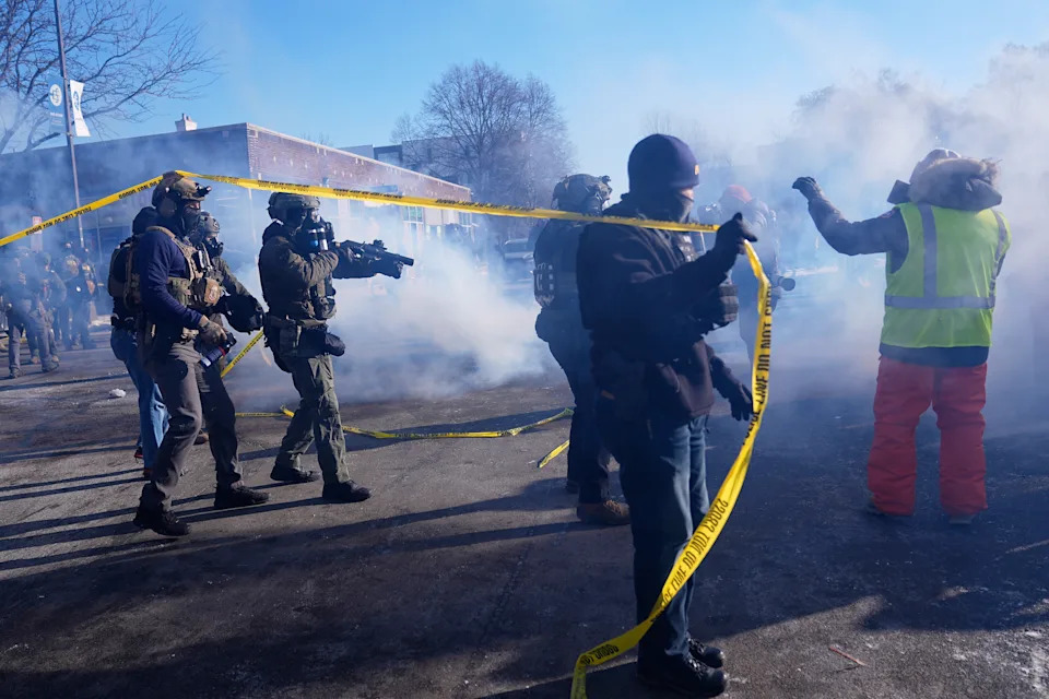 Federal Agents Kill 37-Year-Old in Minneapolis; Crowd Confronts Officers — AP Photo Gallery