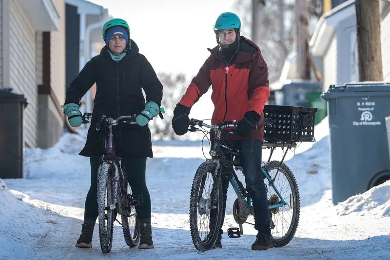 ‘It’s Time To Act’: Minnesotans Mobilize to Monitor ICE After Fatal Shooting