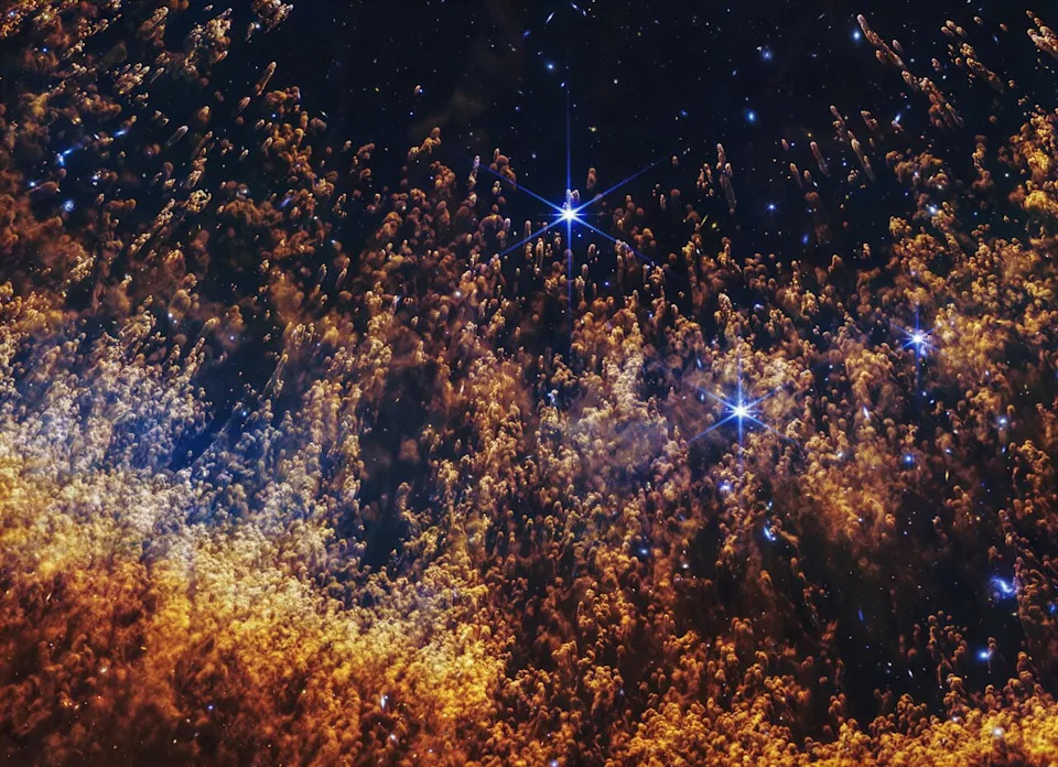 JWST's 'Eye of God': New Near-Infrared Image Reveals the Helix Nebula's Stunning Final Act