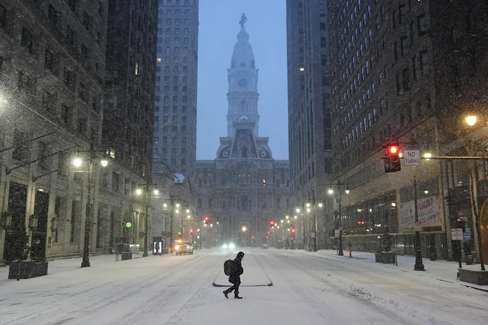 Major Winter Storm Smothers New York City, Washington, D.C. and Philadelphia — See Striking Photos