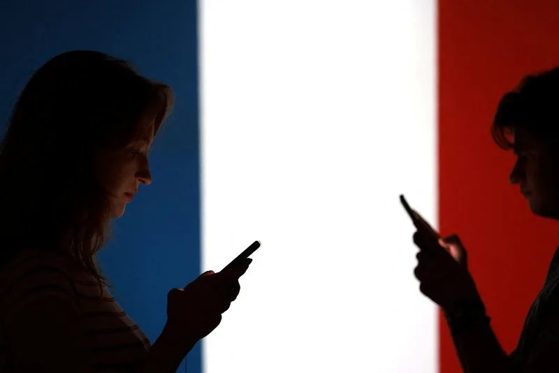 France's National Assembly Backs Ban on Social Media for Under-15s, Sends Bill to Senate