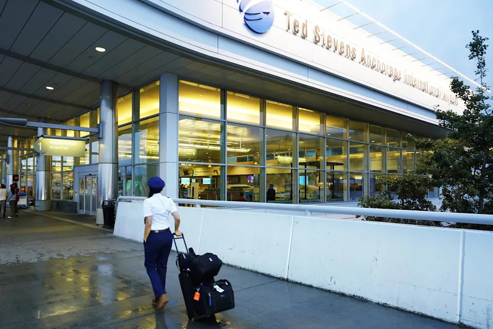 Delta Flight Attendants Allegedly Used Beverage Carts to Block Unruly Passenger — Flight Diverts to Anchorage