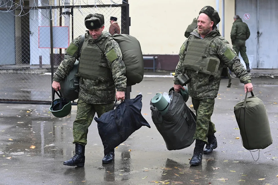 Russia Offers Cash, Prison Releases And Fast-Track Citizenship To Replenish Forces In Ukraine