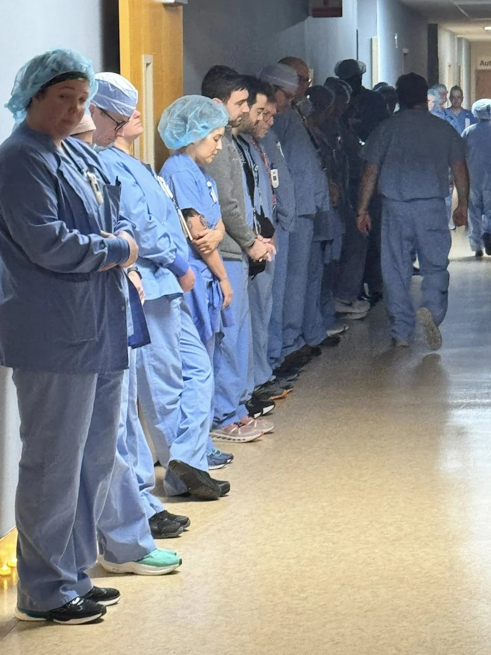 Minneapolis VA Staff Hold Silent Tribute for ICU Nurse Alex Pretti After Fatal Shooting