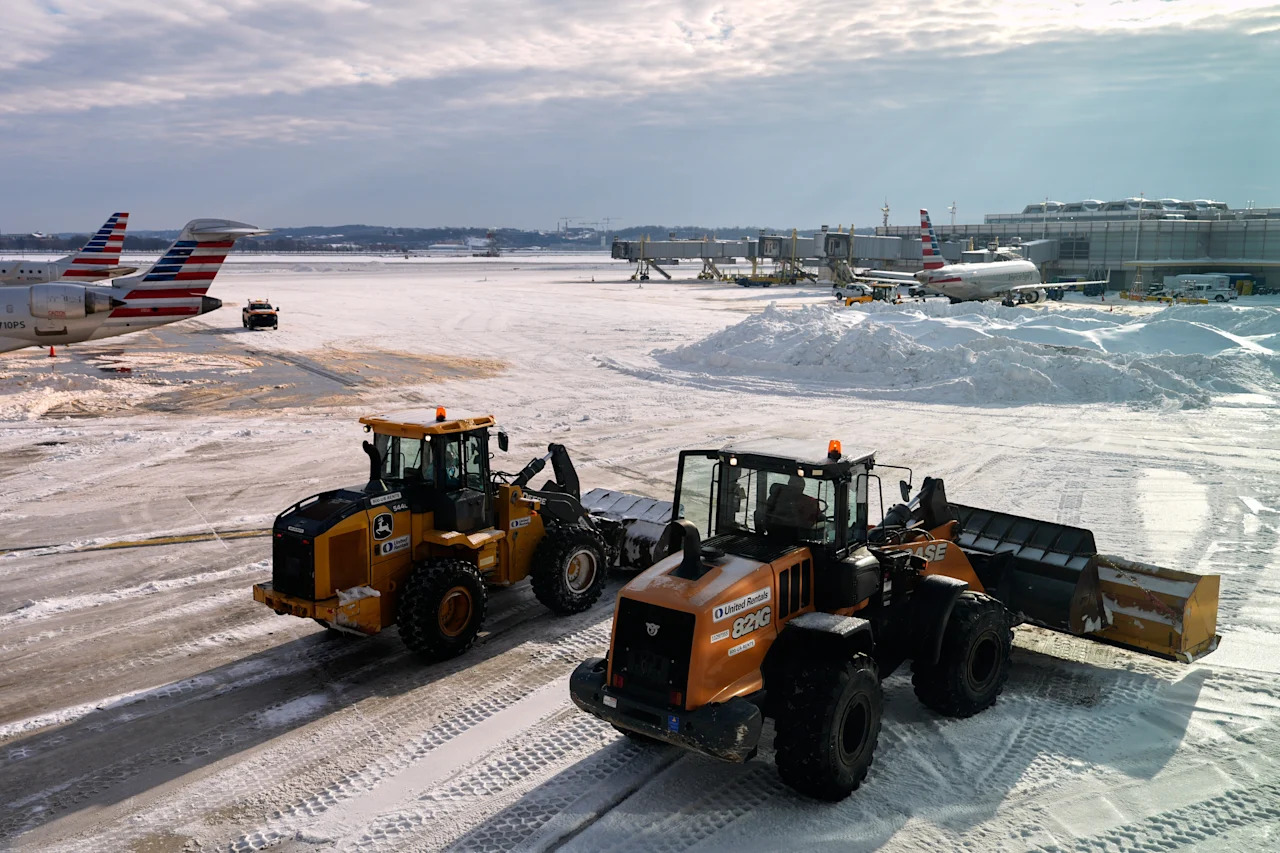 Massive Winter Storm Paralyses Much Of U.S.: Heavy Snow In Northeast, Catastrophic Ice In The South, Hundreds Of Thousands Without Power
