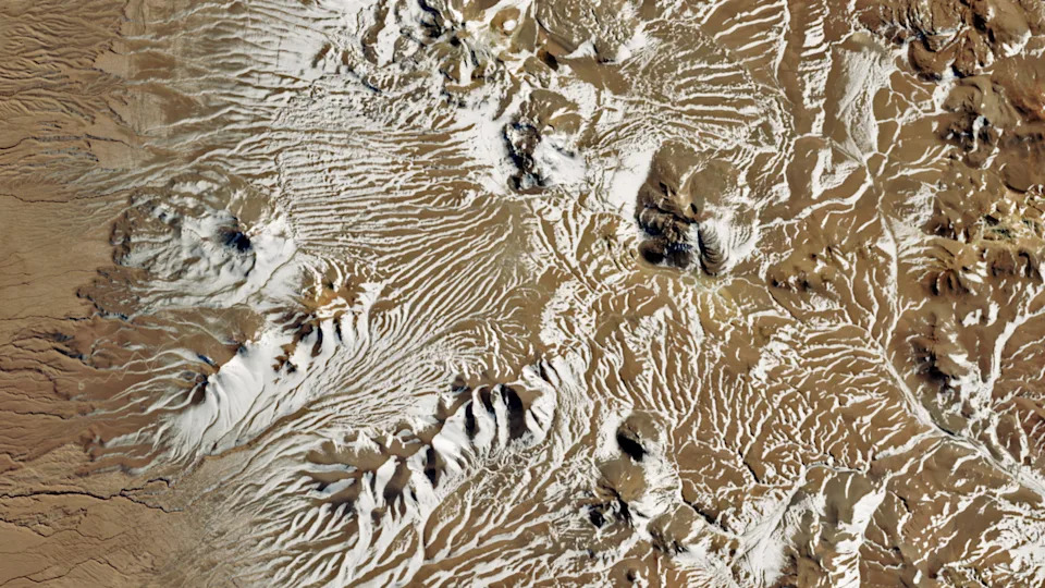 ISS Photo Reveals Oasis Town and Circular Fields in Saudi Arabia's Ancient Lakebed