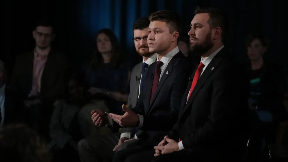 Frey Presses For Federal Agents’ Exit As Minneapolis Wrestles With Deadly Clashes