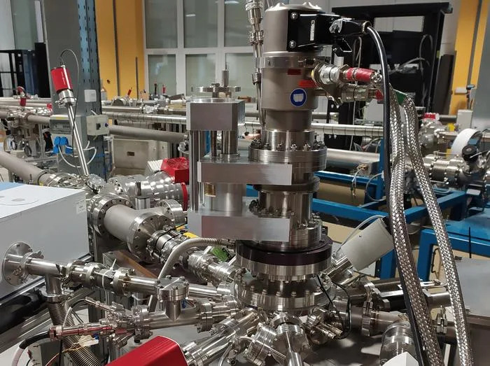 Laboratory Shows Peptide Bonds Can Form on Space Dust — New Clues to Life’s Origins