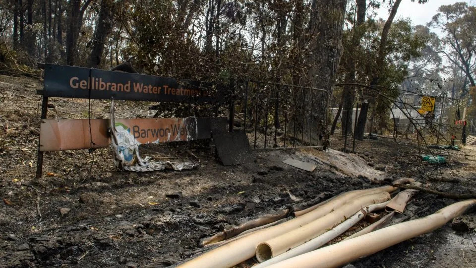 Australia’s Hottest Towns Near 50°C as Heat Wave, Wildfires and Power Cuts Ravage Victoria