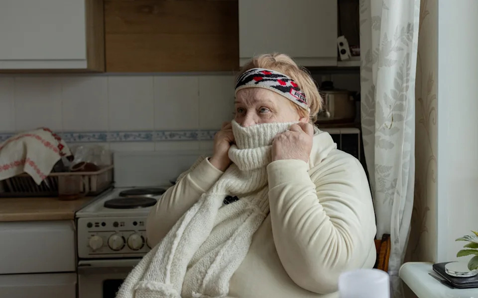 Putin’s 'Ice War' on Kyiv: Elderly Residents Endure Freezing Flats, Makeshift Heating and Vodka to Keep Warm