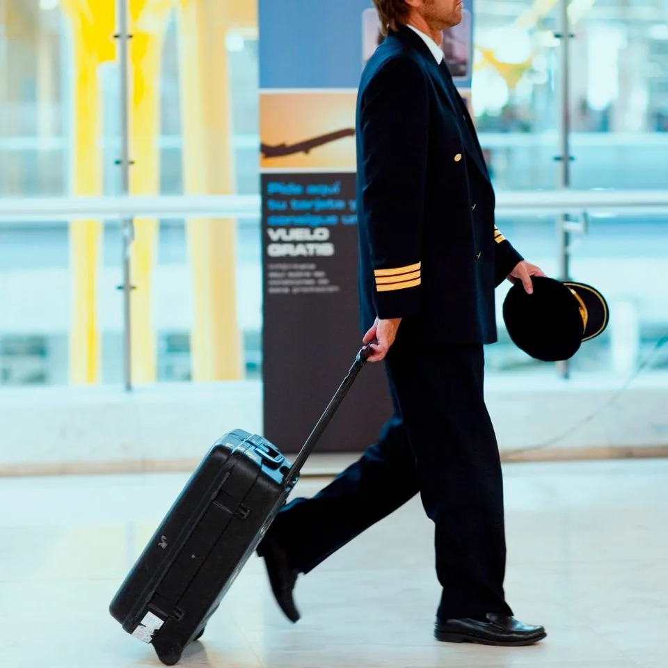 How U.S. Airlines Enforce 'Bottle‑to‑Throttle' Rules to Keep Pilots Sober