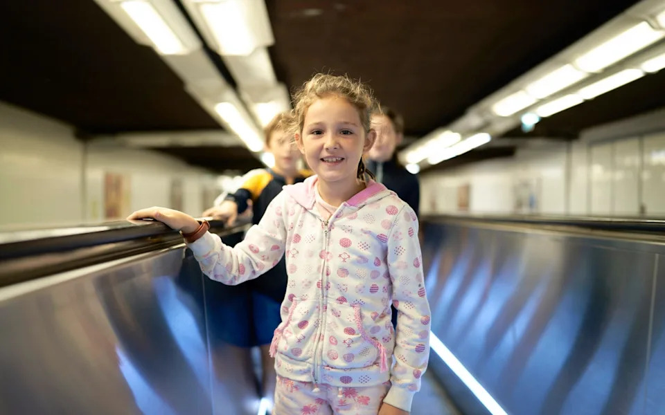 France’s ‘No-Kids’ Train Zone Sparks National Outcry Over Family Policy