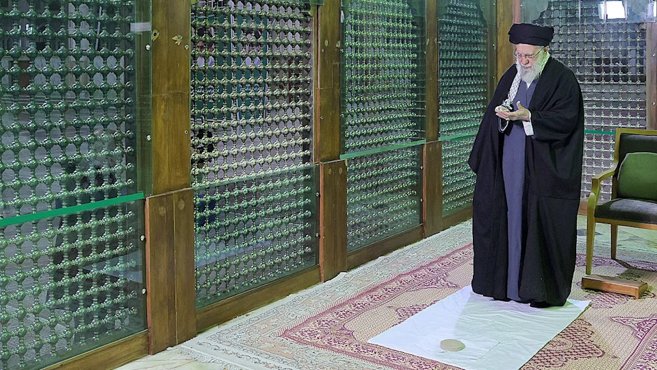 Iran Releases Staged Photos of Khamenei, Opposition Says Move Aims to Shore Up Struggling IRGC