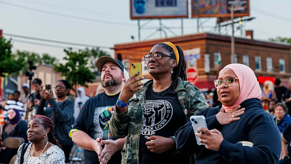 Minneapolis Teachers Union President Says Elected Officials Join Anti‑ICE Signal Chats, Describes Community 'ICE Watch'