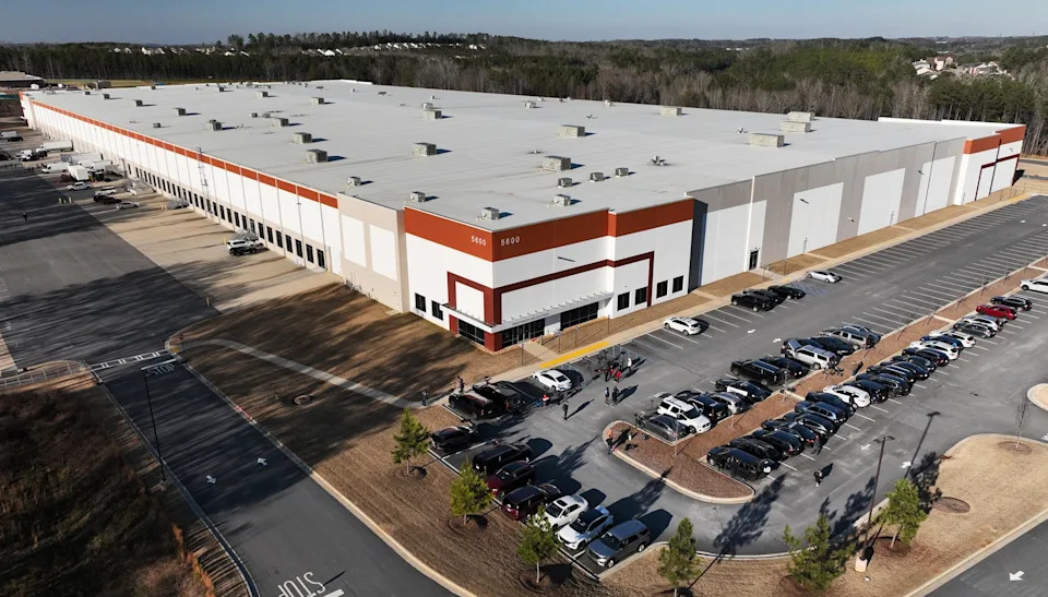 NYT: Trump Called and Thanked FBI Agents After Fulton County Raid, Raising Alarm