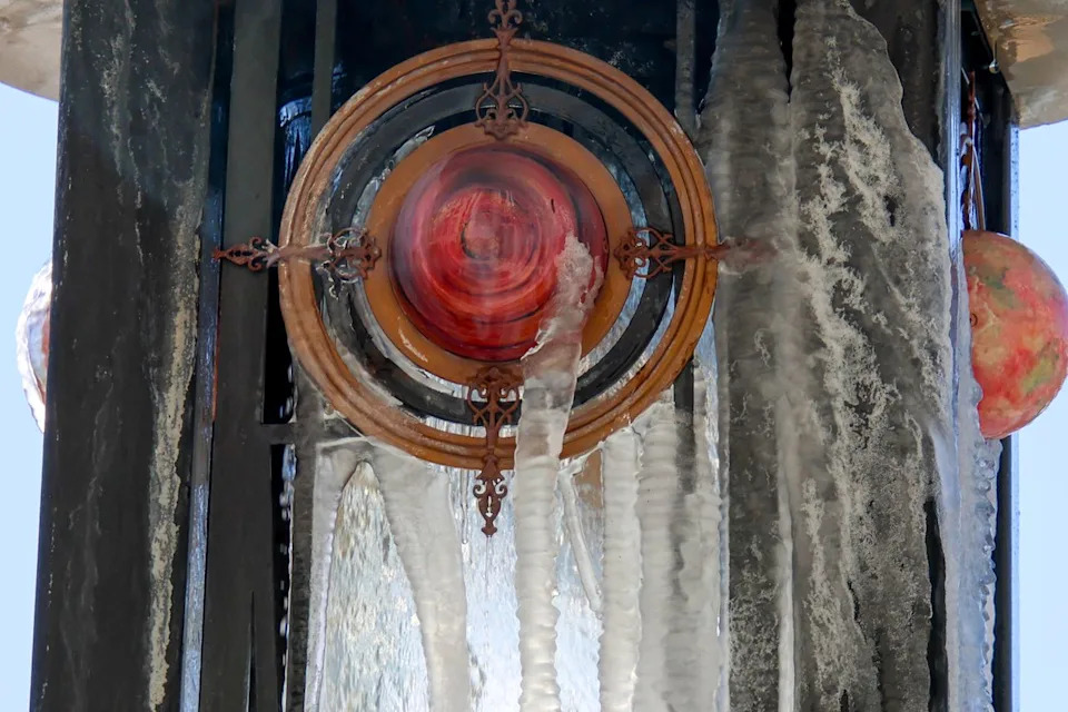 Rare Freeze Turns Disney World and Universal Orlando Into Winter Scenes — Icicles Form as Orlando Drops to 24°F