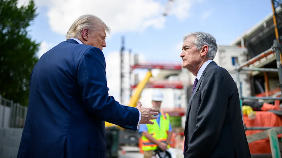 Epstein-Bannon Emails Show Private Talks About Ousting Fed Chair Jerome Powell