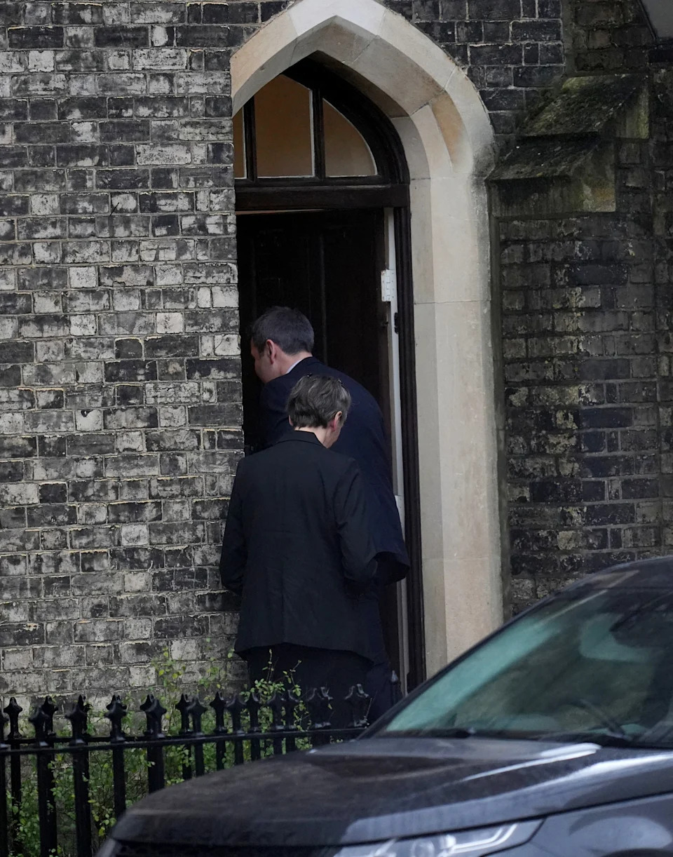 Met Police Execute Searches At Two Peter Mandelson Properties In Epstein Probe