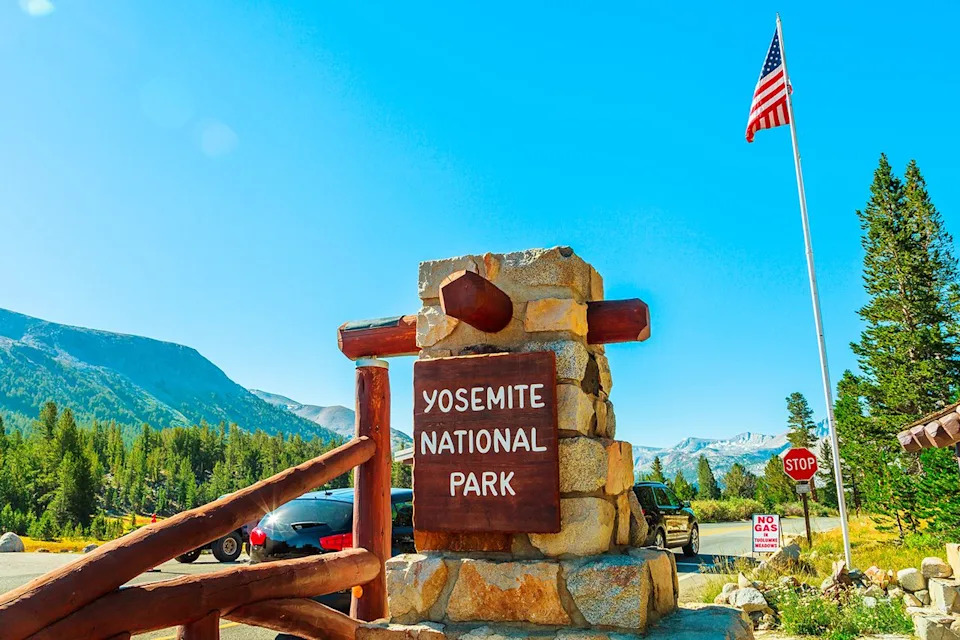 California Man Charged After Video Allegedly Shows BASE Jump From Yosemite’s Glacier Point