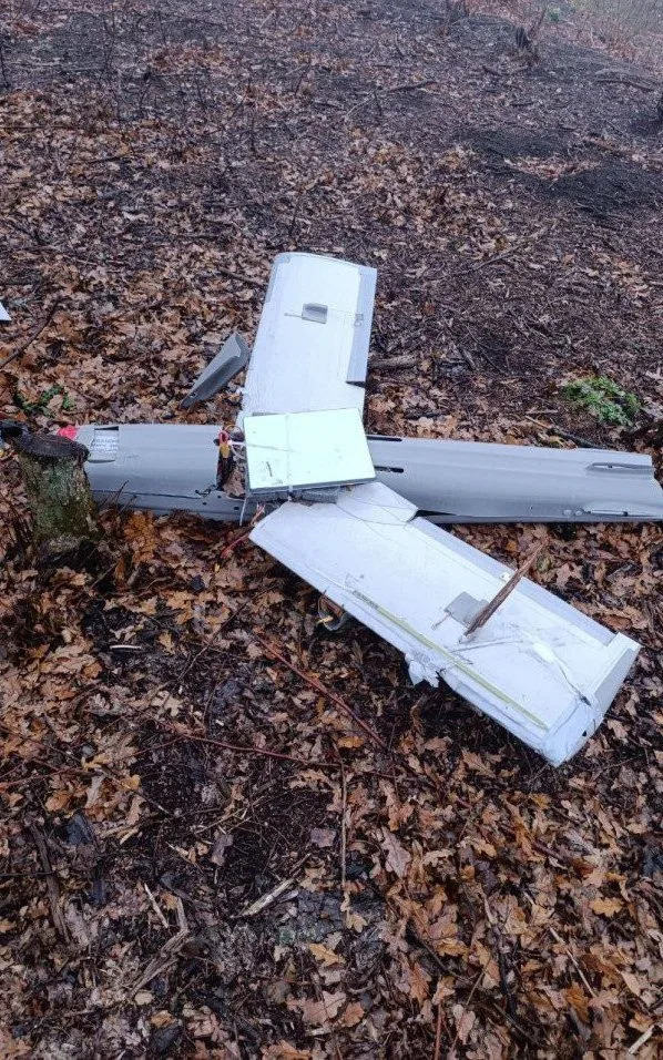 Starlink Cut-Off Sends Russian Forces Back To Old-School Radios — Kyiv Gains Short-Term Edge