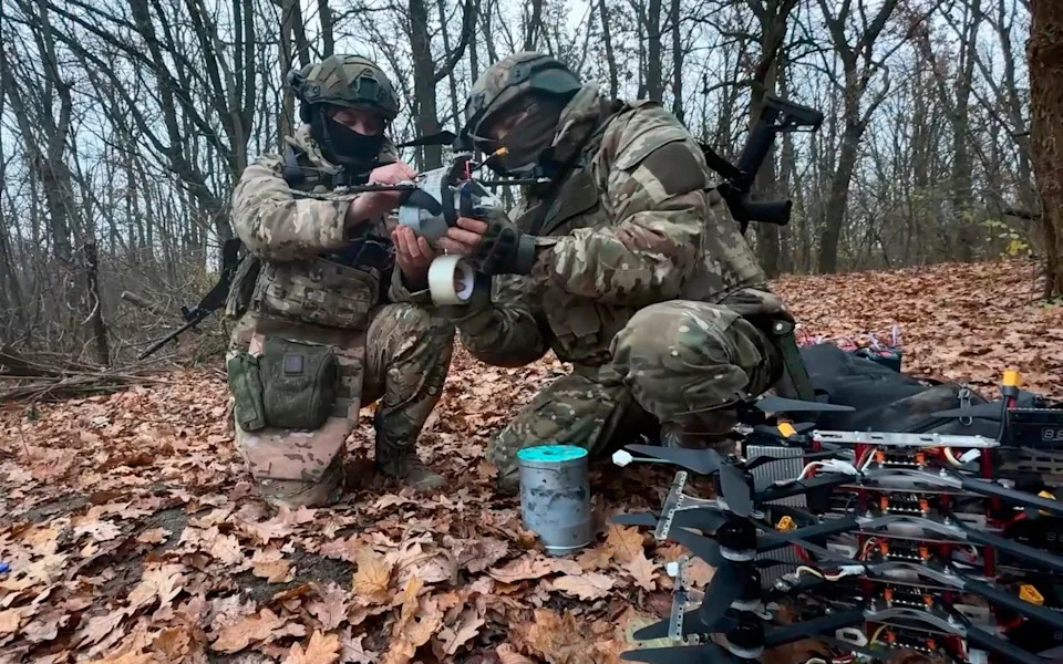 Starlink Cut-Off Sends Russian Forces Back To Old-School Radios — Kyiv Gains Short-Term Edge