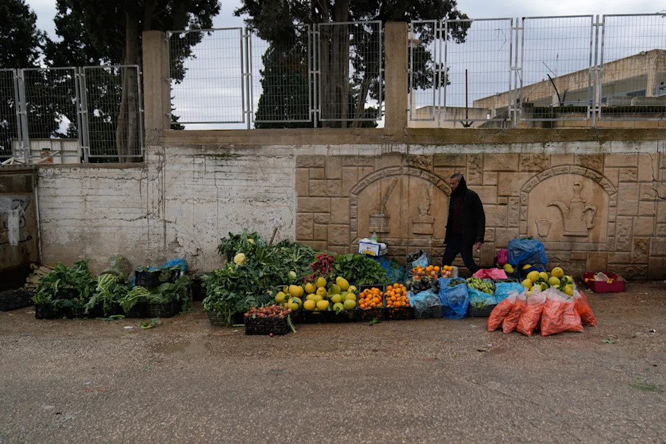 Produbljivanje krize na Zapadnoj obali: Oko 100.000 Palestinaca Ostalo Bez Radnih Dozvola