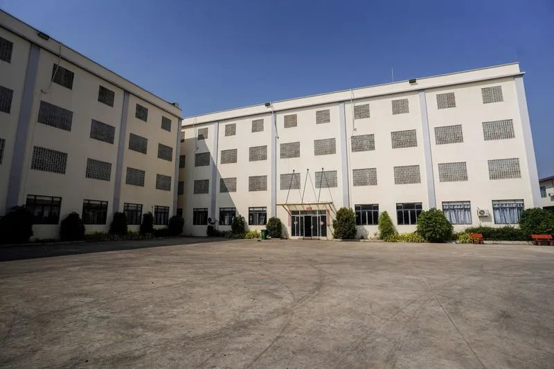 Kambodža Zatvorila Skoro 200 Centara Prevara i Otkrila Kamp U Kampotu