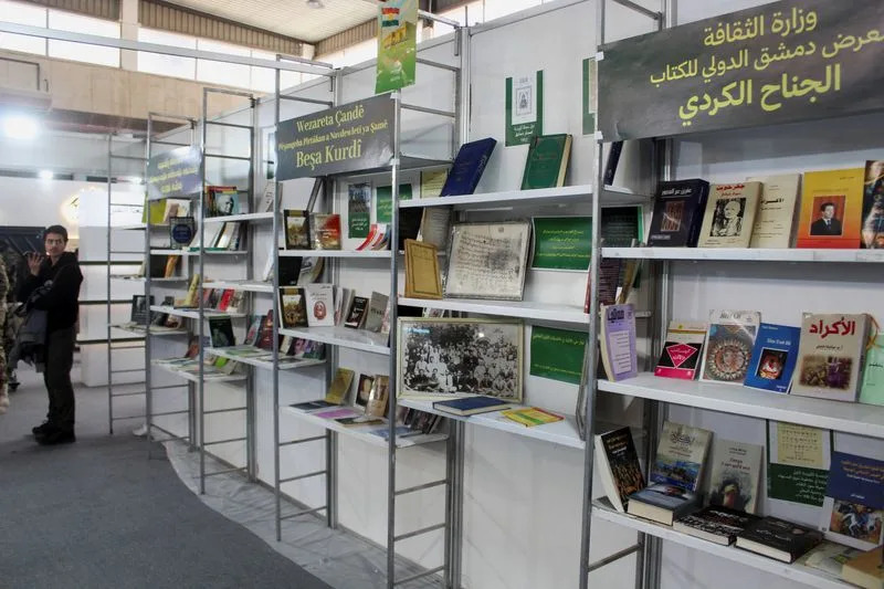 Na Sajmu Knjiga u Damasku: Ranije Zabranjeni Islamistički Naslovi i Kurdska Kultura Na Izlogu